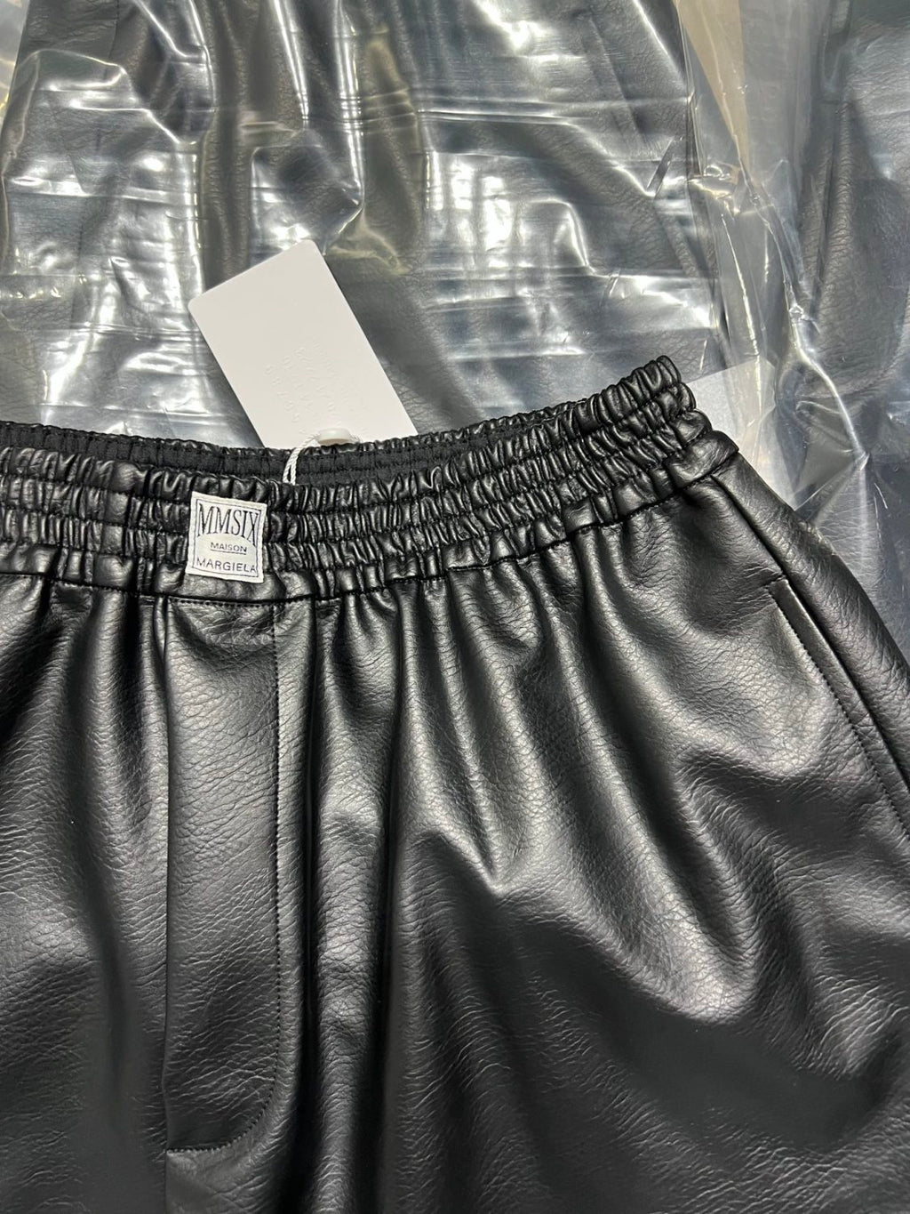 Marginal MM6 Women's Stretch Solid color Lychee texture Faux leather Shorts #194223