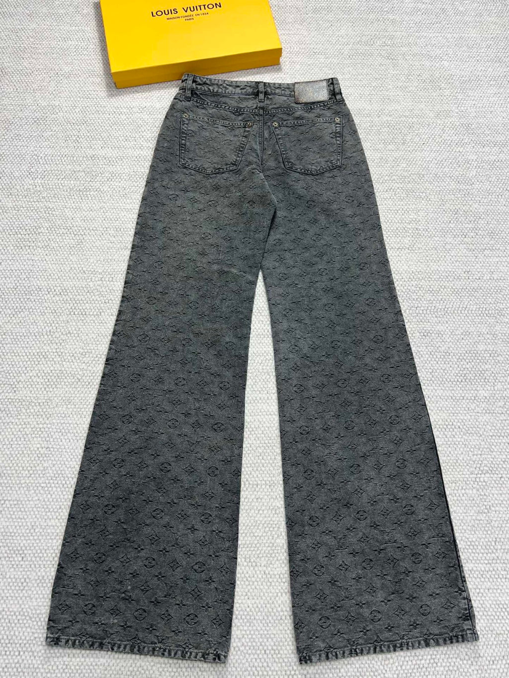 Women's Spring Autumn Solid Color Monogrammed Cameo Flared Cropped Jeans Pants #73921