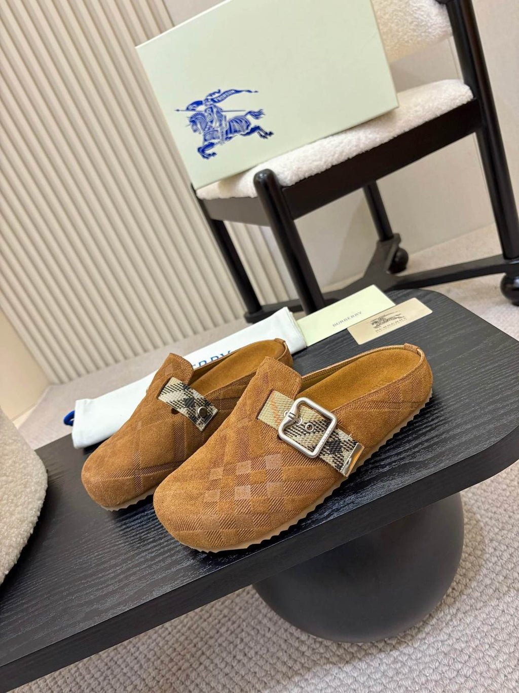 Burberry Urchin Men's And Women's Spring And Summer Solid Color Cowhide Leather Round Toe Slip-on Casual Slippers Sandals Shoes #77913