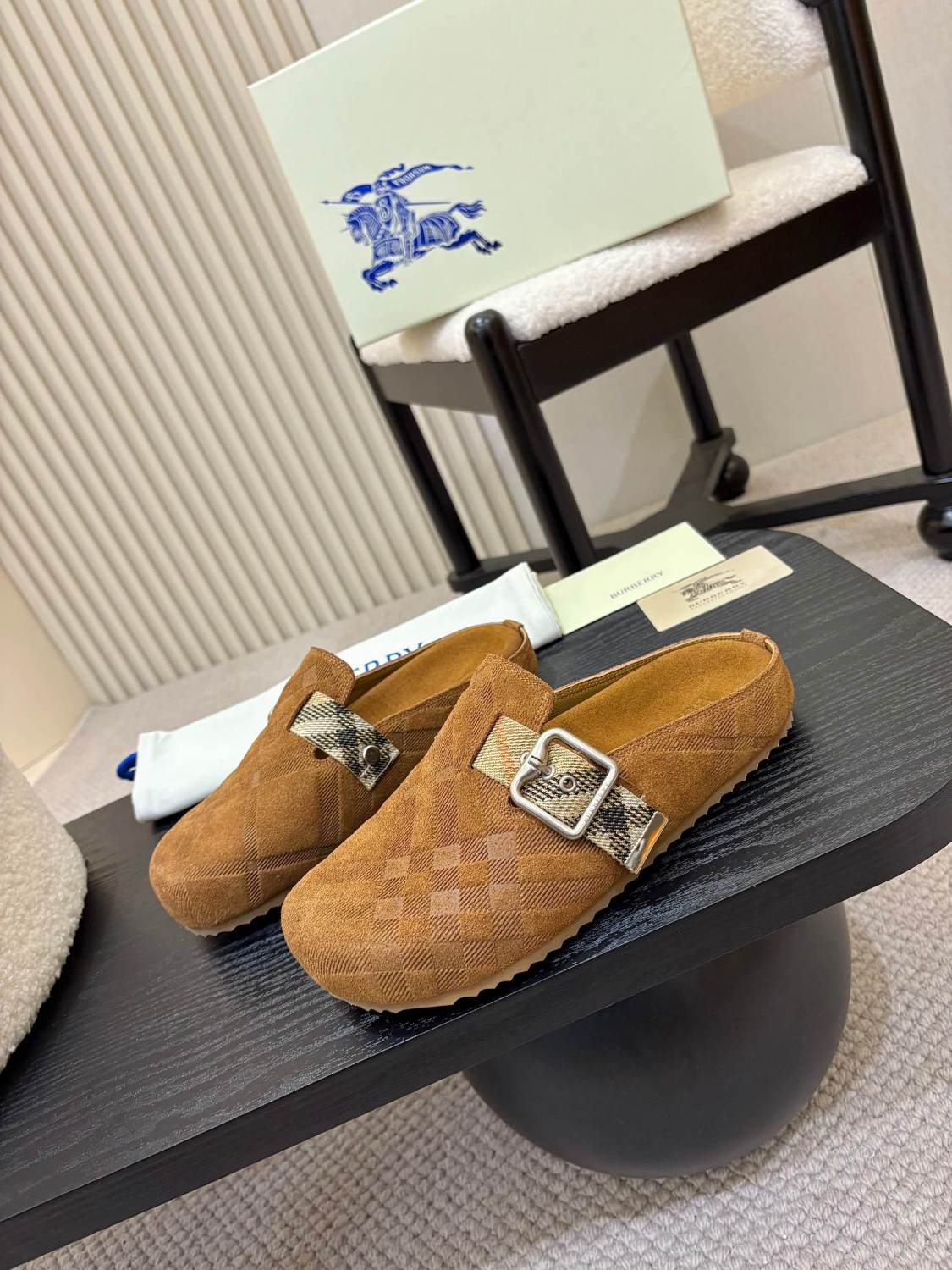 Burberry Urchin Men's And Women's Spring And Summer Solid Color Cowhide Leather Round Toe Slip-on Casual Slippers Sandals Shoes #77913