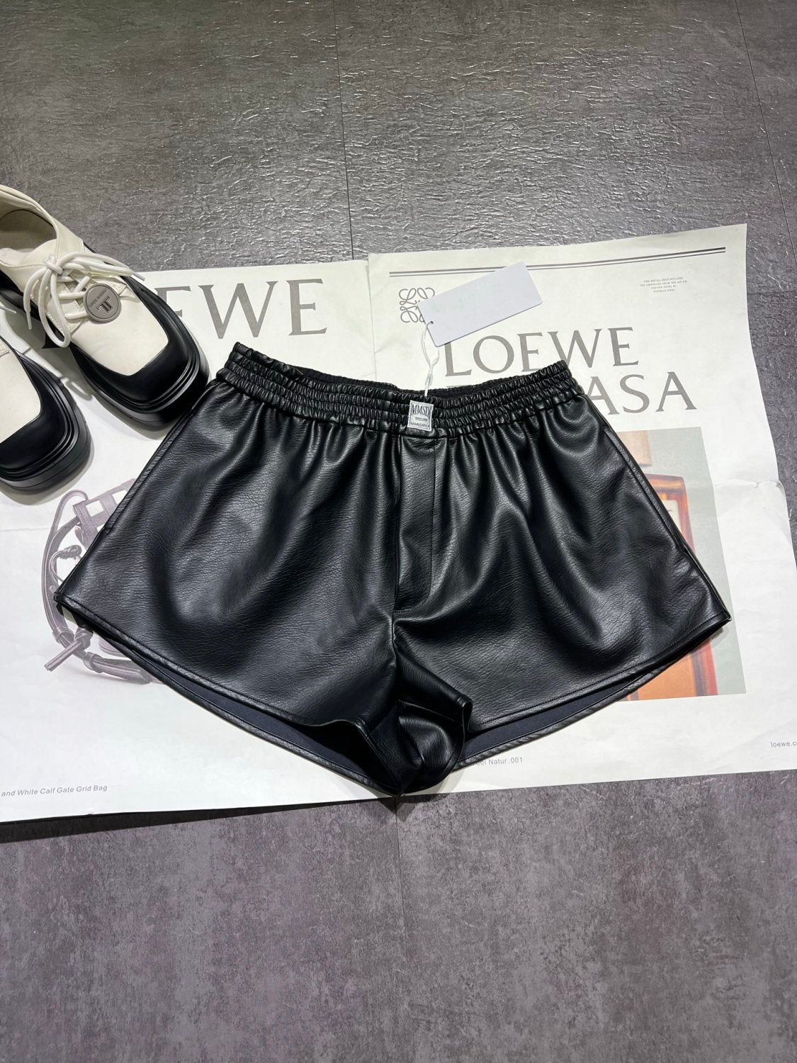 Marginal MM6 Women's Stretch Solid color Lychee texture Faux leather Shorts #194223