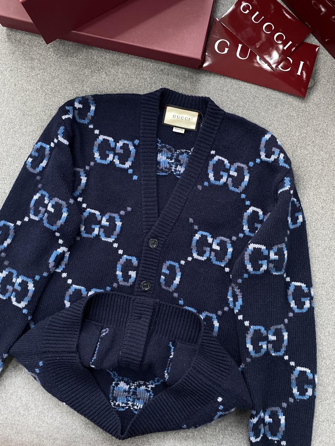 Men's Spring and Autumn Pattern Appliqu¨¦d Single Breasted V-neck long Sleeved Knit Wool Cardigan With GG Intarsia #82336A