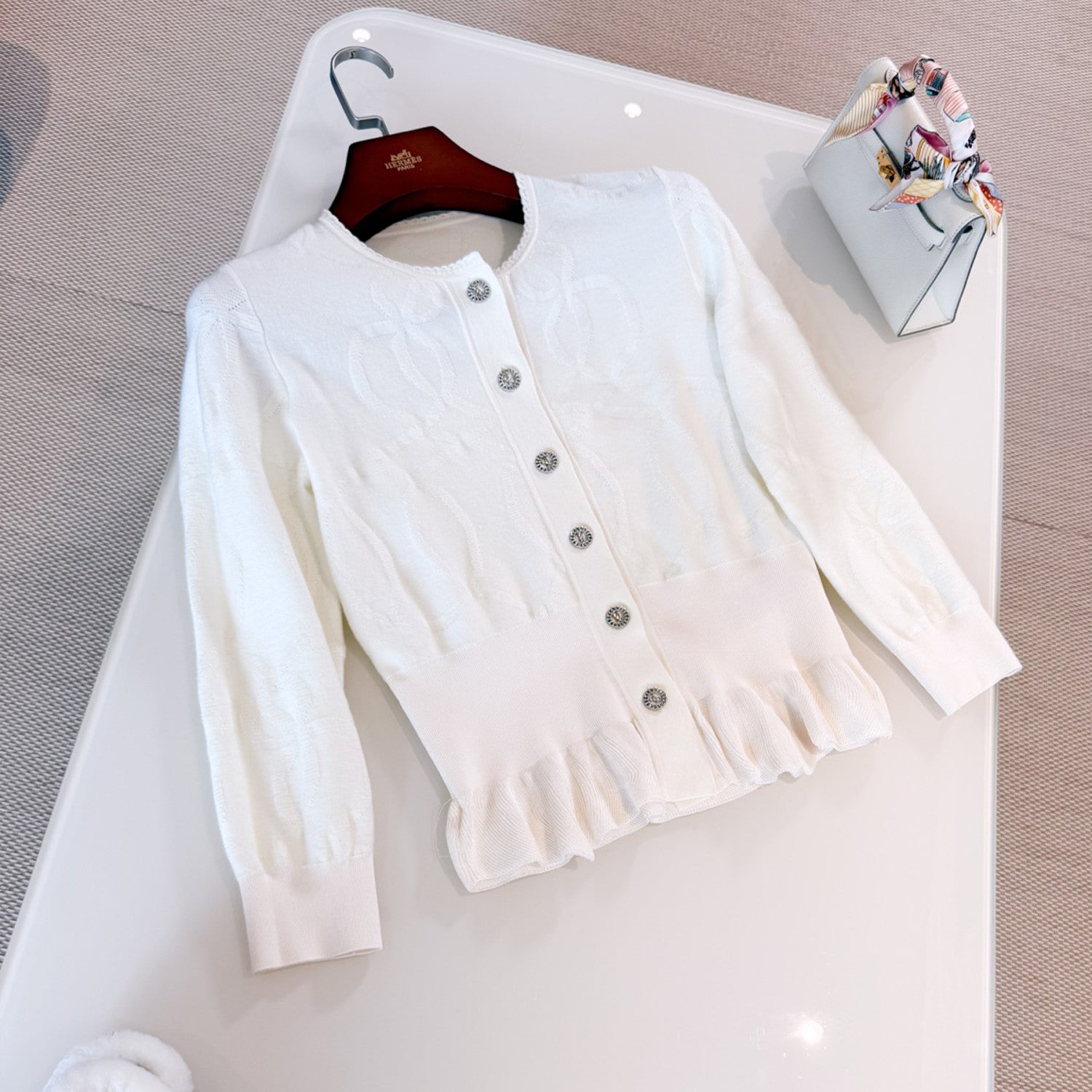 Palefroi Remix  Light Half-length Sleeves Cardigan Women's Knitted Elegant Lace Single Breasted Knit Sweater Fashion Casual Short Round Neck Sweater Cardigan Ngvp #2228