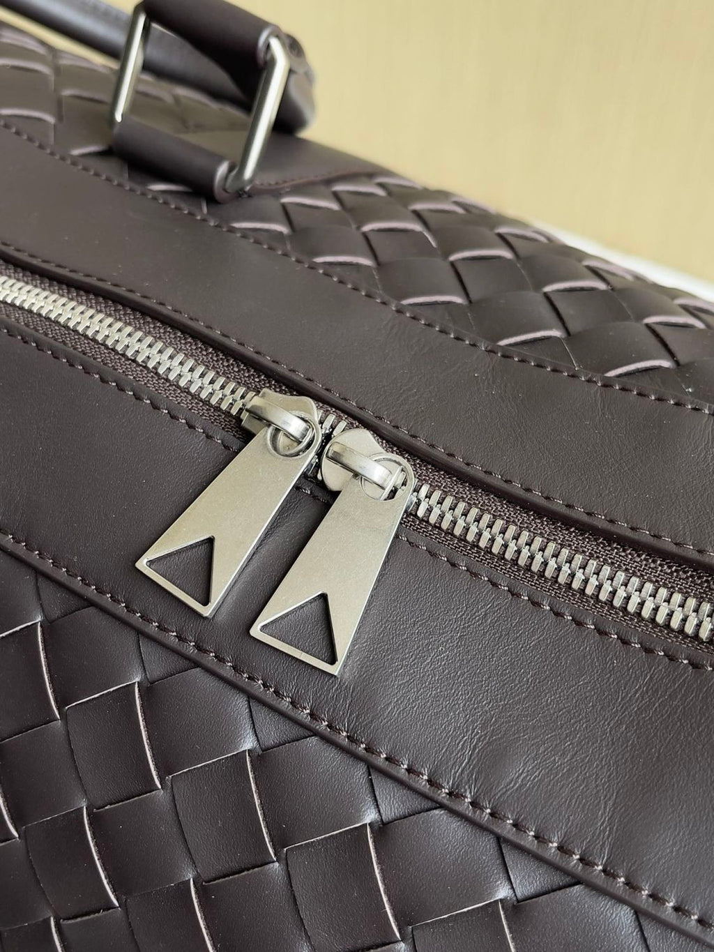 BV Intrecciato Men's Solid Color Adjustable Detachable Shoulder Strap Woven Calfskin Travel Bag #77472