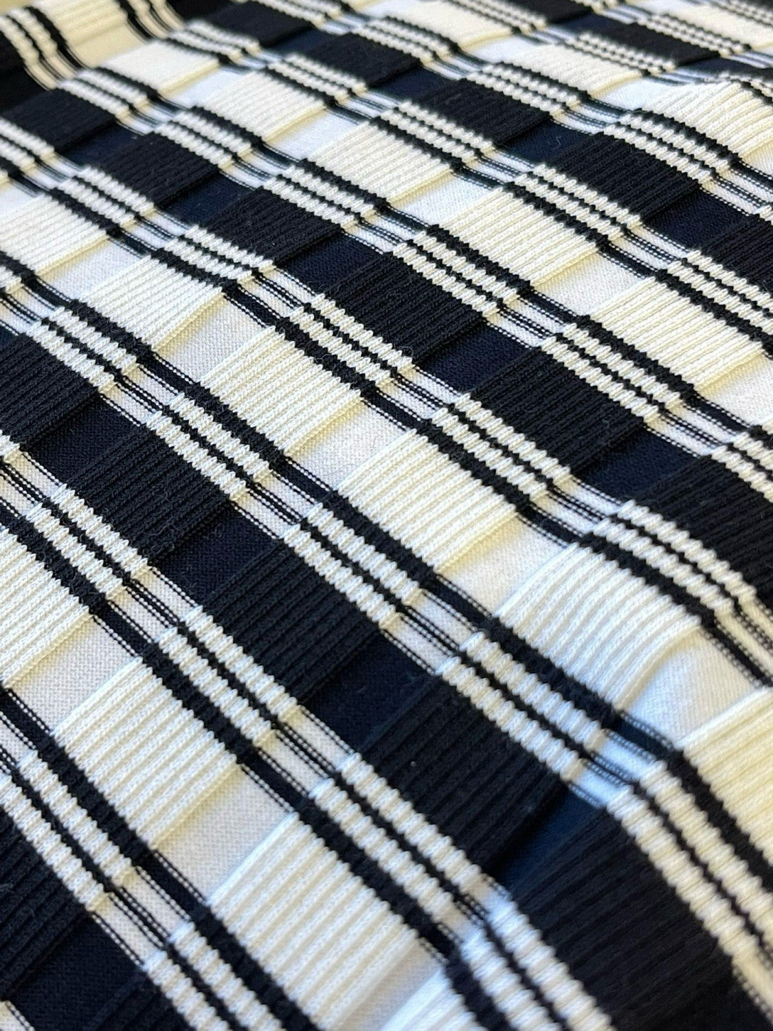 Women's Summer Black and White Striped Crew Neck Knit Short Sleeve Sweater Top #75878