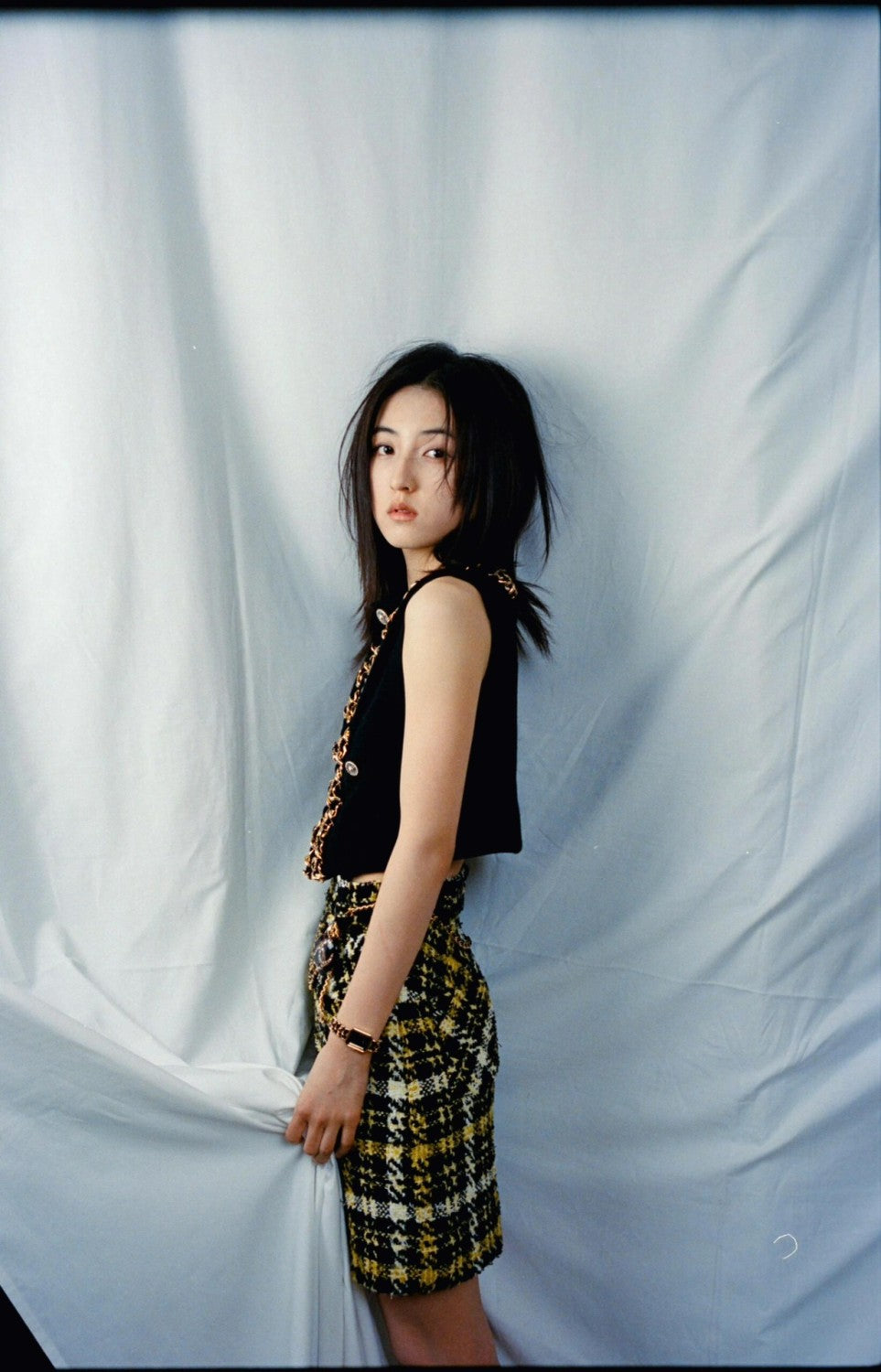 Women's Fall And Winter Fashion Antique Chain Single-Breasted Black And Gold Cashmere Knitted Tank Top Fitted Vest Ngvp #9316