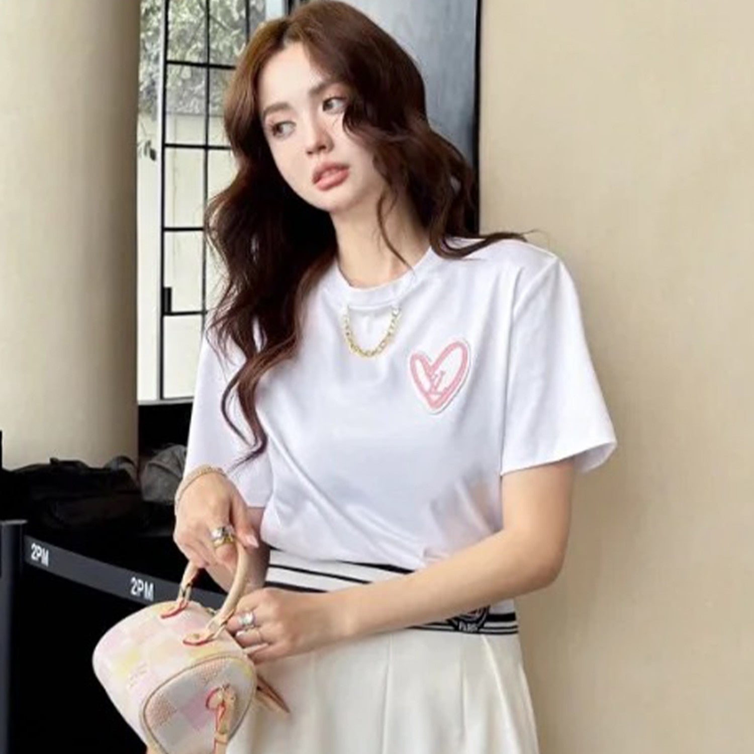 Women's Spring And Summer LV Chain Heart Appliqu T-shirt Solid Color Fashion Casual Round Neck Cotton Tops #71375