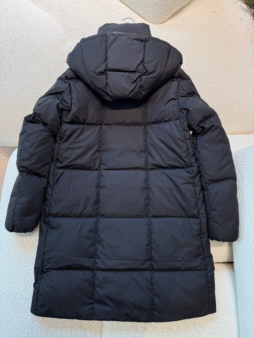 2025 FallWinter Women's LITTE Mid-Length Jacket with Detachable Shoulders. Made of Wrinkle-Resistant Down Fabric. Straight Cut. Knee-Length. Warm Jacket #83145A