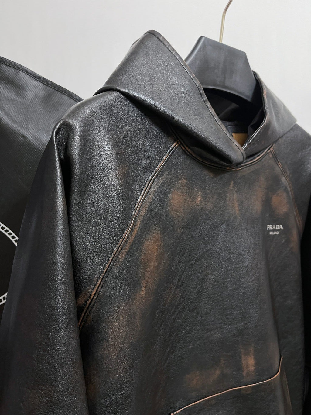 2025 Autumn/Winter Runway Collection Nappa Leather Hoodie - Italian Lambskin with Premium Craftsmanship #83115A