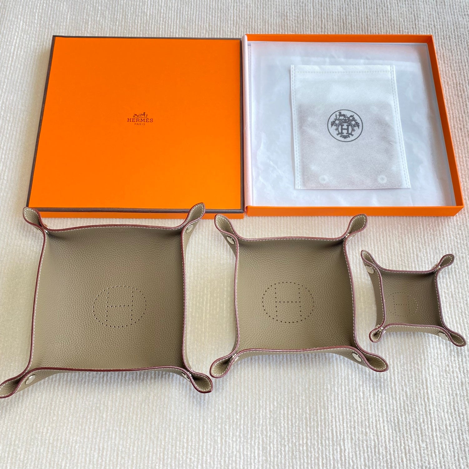 Simple Fashion Logo Printing Small 13x13cm Medium 22x22cm Large 25x25cm Whole Set Sold Color Blocking Leather Tray Accessories Ornaments #72946