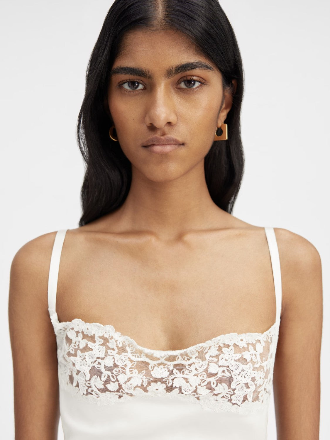 Jacquemus Women's Summer Solid Color Asymmetric Hollow Out Lace Splicing Short Sleeveless Halter Pleated Dresses Ngvp #9182