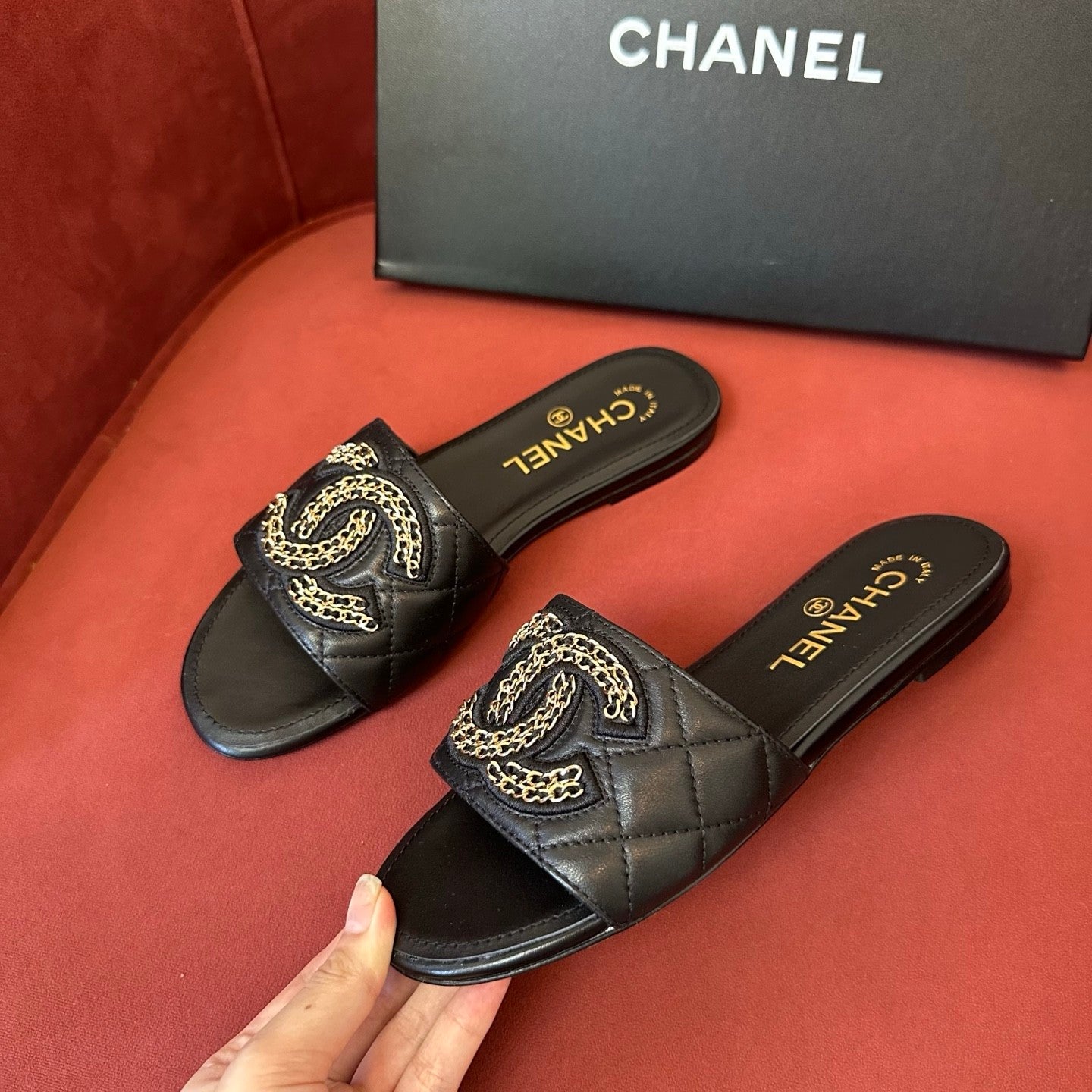 CC Women's Spring Summer Leather Logo Slippers Solid Color Woven Shoes Fashion Casual Trend Elegant Sandals #81417