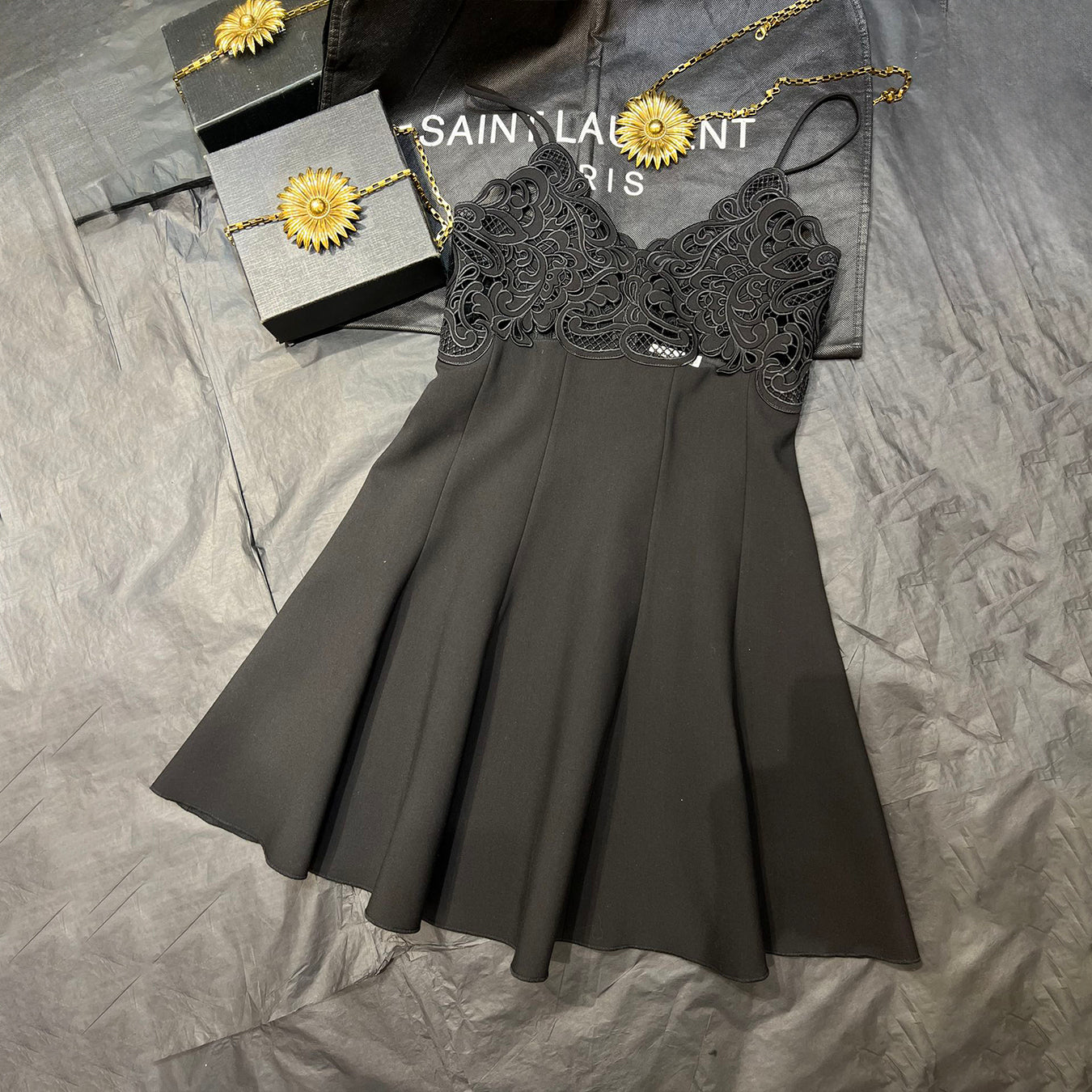 Ermanno Scervino Women's Spring And Summer Hollowed Out Embroidery Dress Simple Elegant Fashion Temperament Sexy Halter Short Dresses Mini Skirt Ngvp #1115