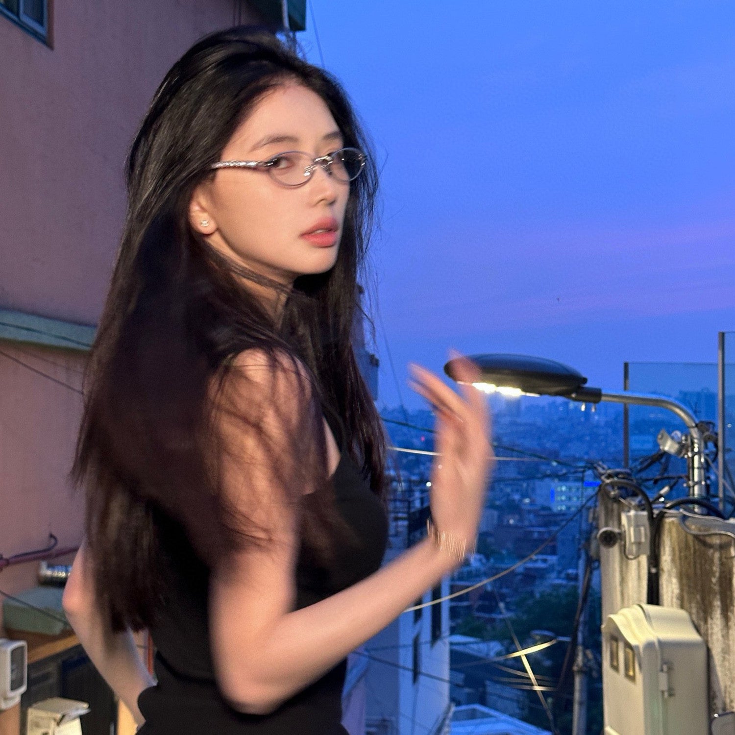 Gentle Monster Jennie - Barrette 02 Women's Fashion Jentle Salon Collection Sunglasses Oval Silver Diamond Metal Frame Trendy Eyewear Glasses  Accessories Ngvp #9242