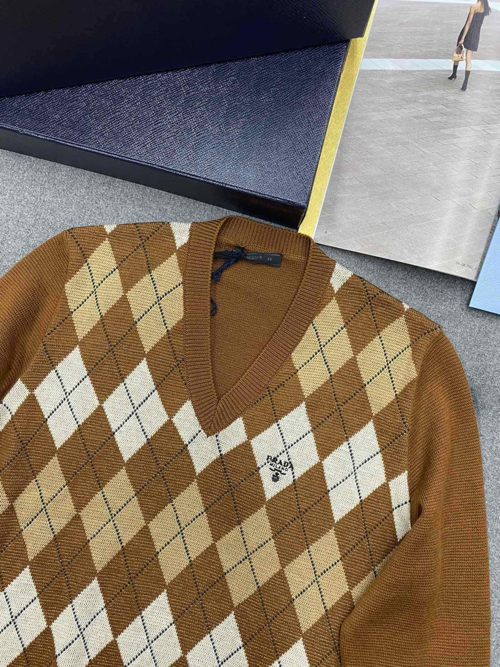 Men's Spring And Fall Brown Diamond Applique V-neck Knitted Wool Casual Long Sleeved Sweater #73612