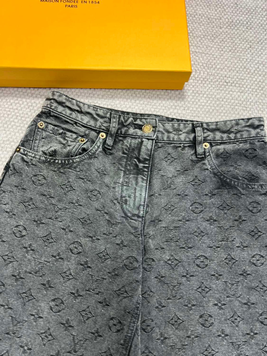 Women's Spring Autumn Solid Color Monogrammed Cameo Flared Cropped Jeans Pants #73921