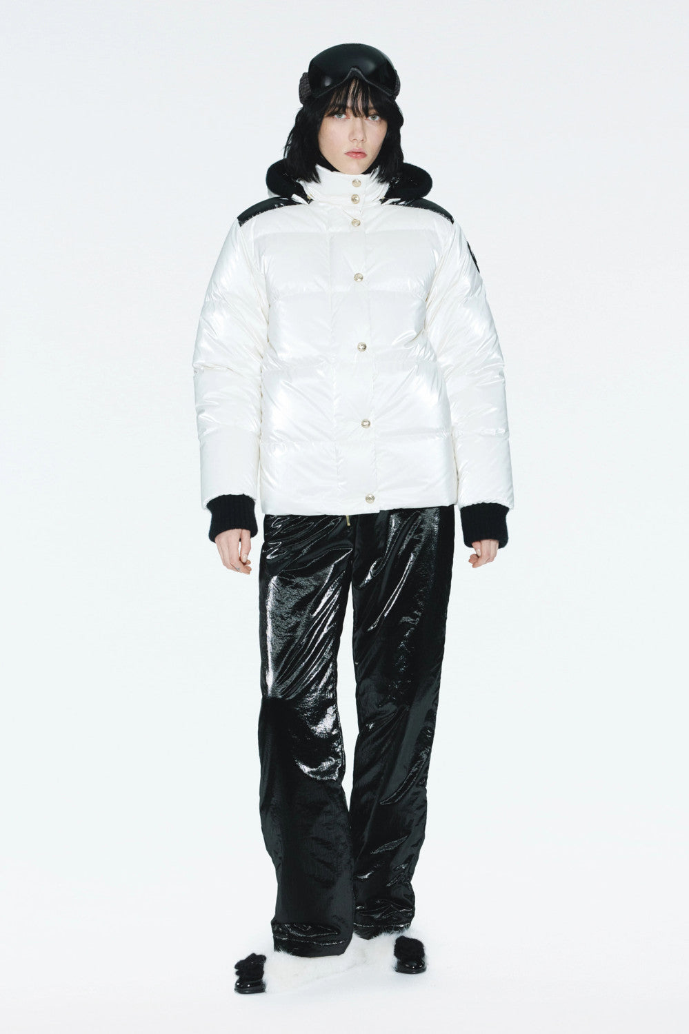 2025/26 Coco Neige Premium Ready To Wear Series Down Jacket Black And White Hooded Single Breasted Warm Fashionable And Elegant Jacket #82181A