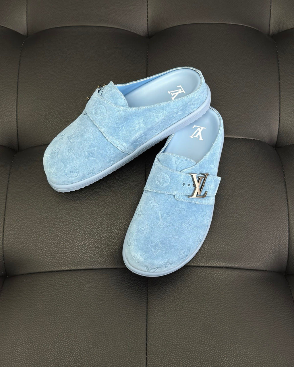 LV Easy Mule Men's And Women's Summer Solid Color Letter Print Suede Leather Birkenstock Shoes #77925