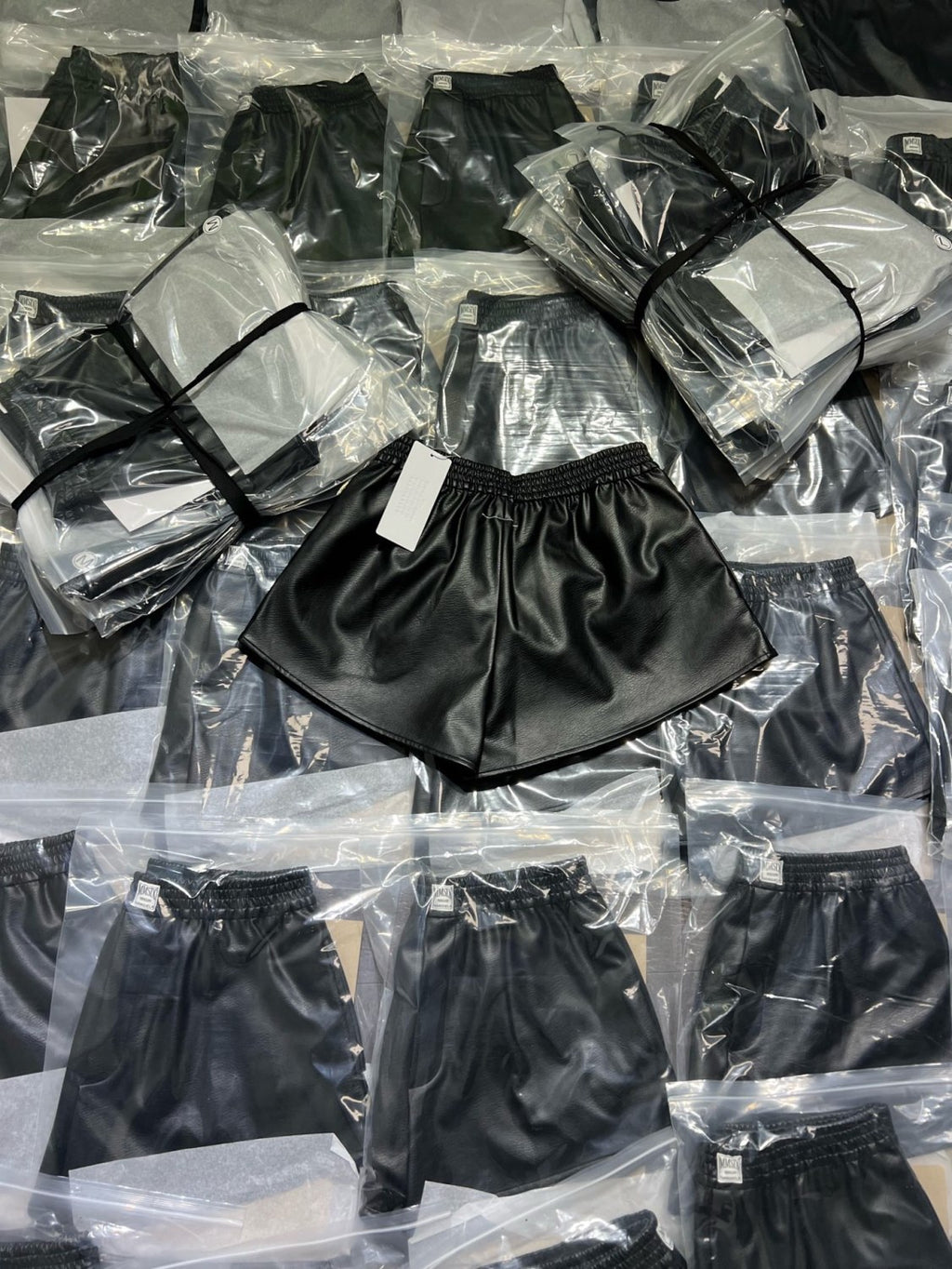 Marginal MM6 Women's Stretch Solid color Lychee texture Faux leather Shorts #194223