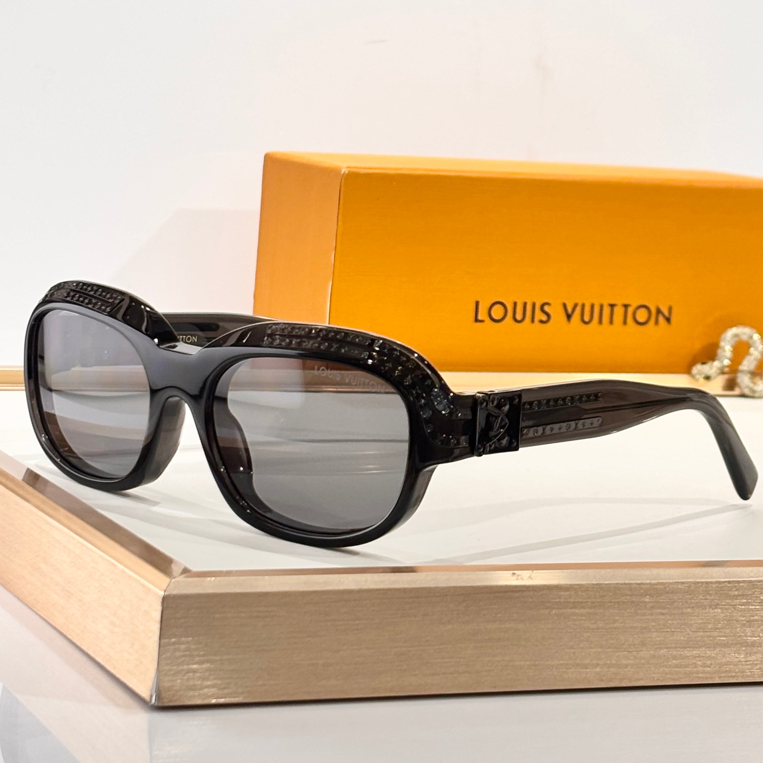 1.0 MILLIONAIRES OVAL Men's And Women's Fashion Classic Oval Design Logo Temple Marking Sunglasses Eyewear Accessories #79191