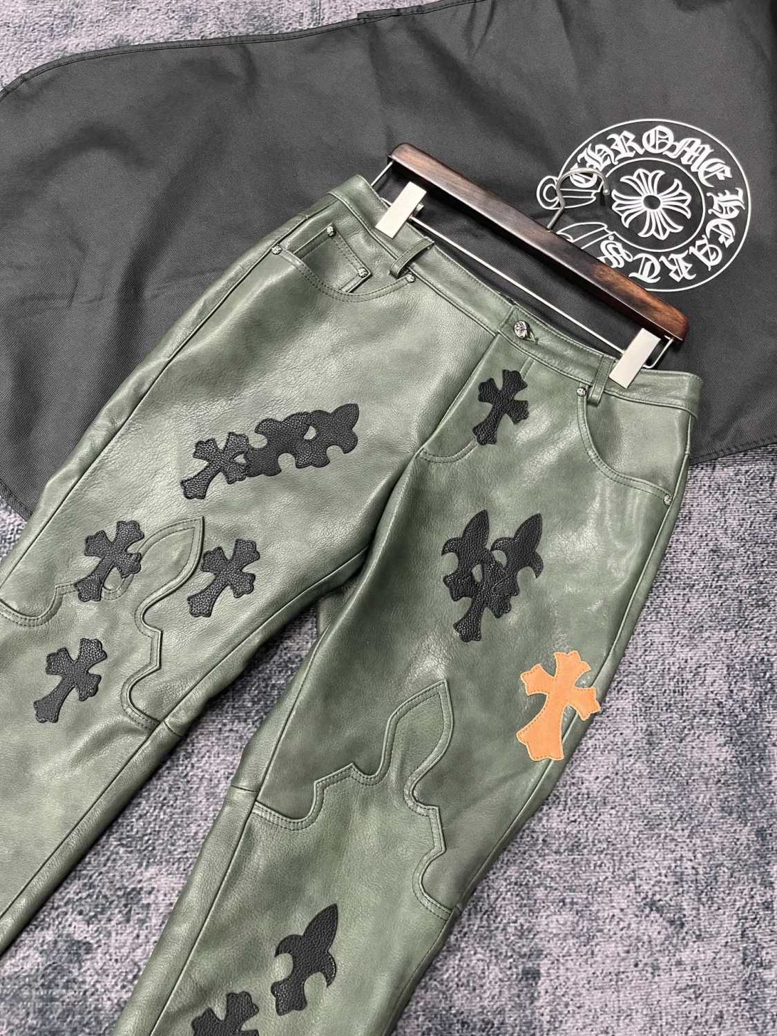 Men's Fall/Winter Dark Green Calfskin Leather Patch Embroidered Pants #99894