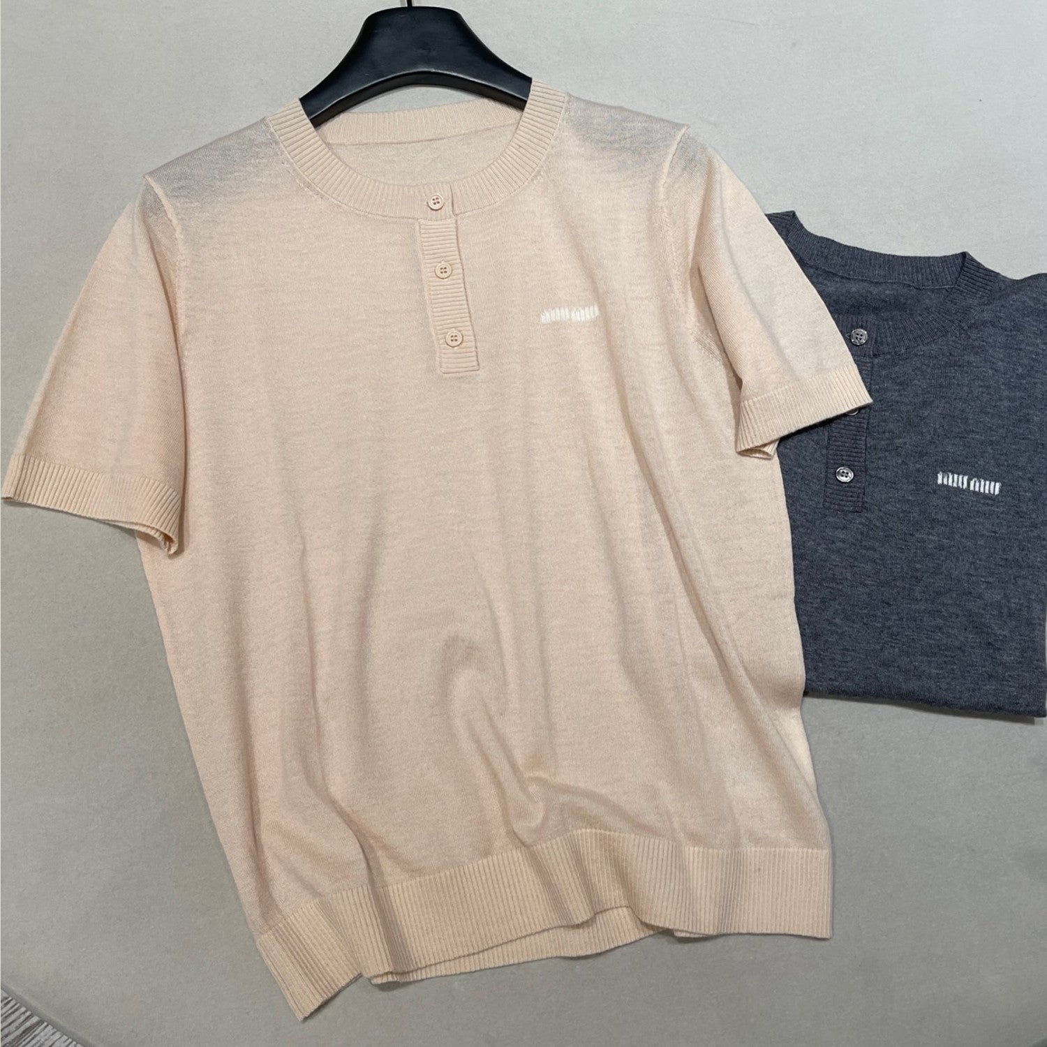 Women's Spring/Summer Crew Neck Half-Button Knit Short-Sleeve T-Shirt Fashionable. Trendy. Refined Casual T-Shirt #194157