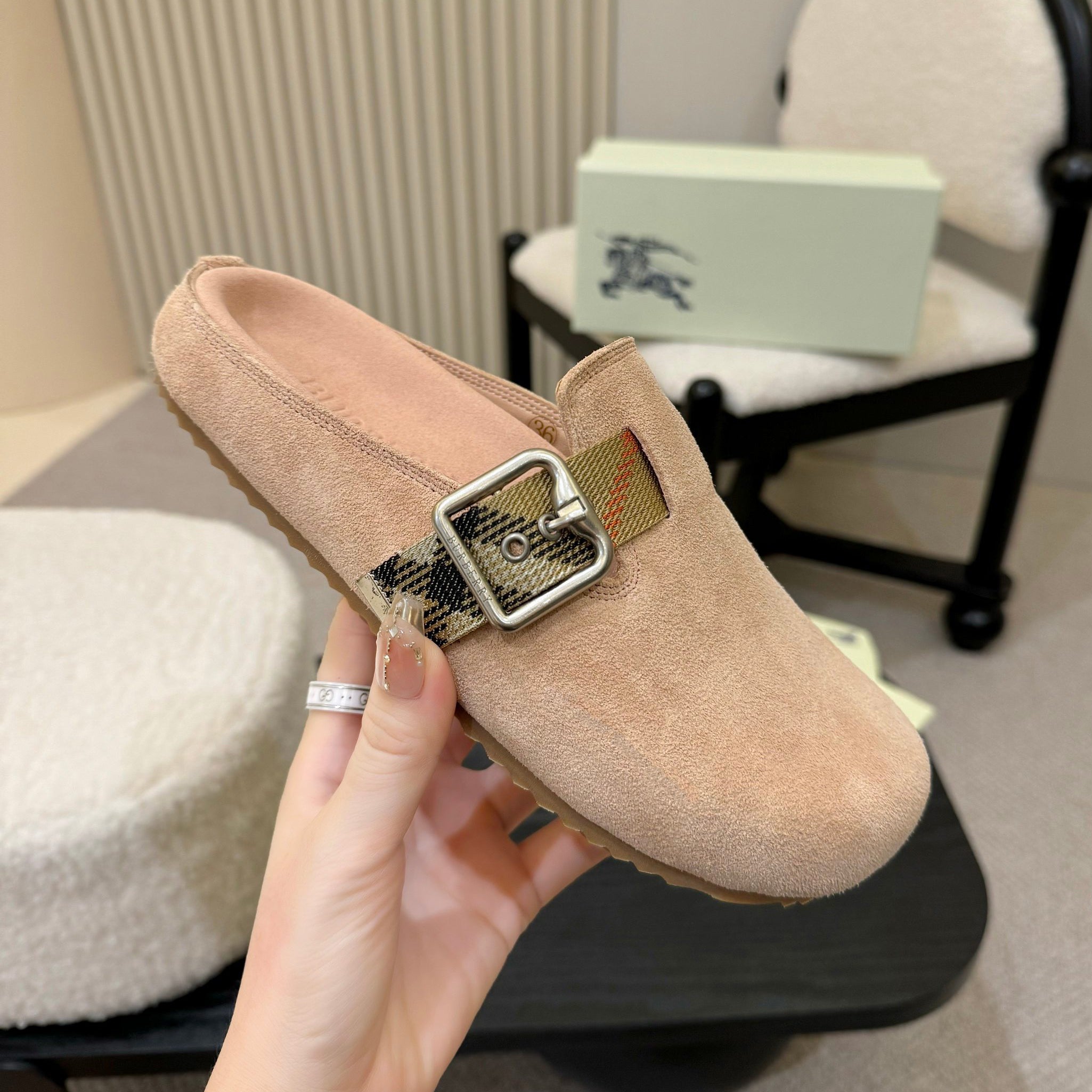 Burberry Urchin Men's And Women's Spring And Summer Solid Color Cowhide Leather Round Toe Slip-on Casual Slippers Sandals Shoes #77913