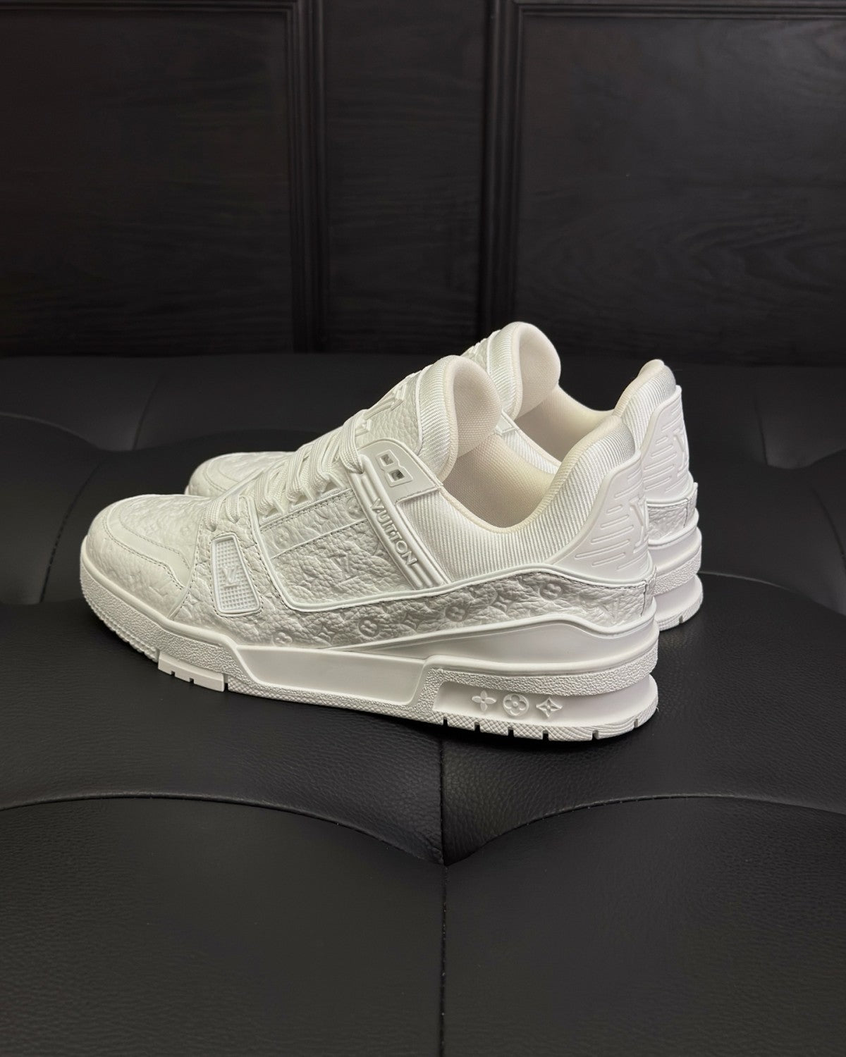 LV Trainer Men's And Women's Solid Color Lacquered Cowhide Leather Letter Print Low-top Lace-up Sneakers Shoes #77762