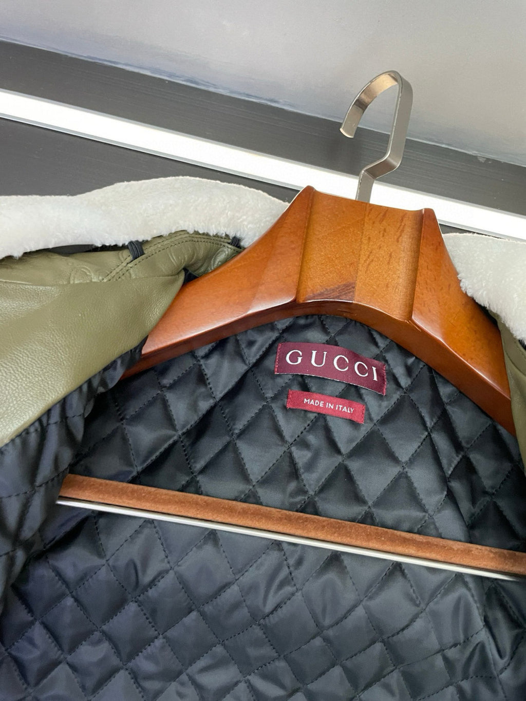 2025 FallWinter New Men's White Lambswool Collar Green Sheepskin Logo Embossed Fashion Jacket #83128A