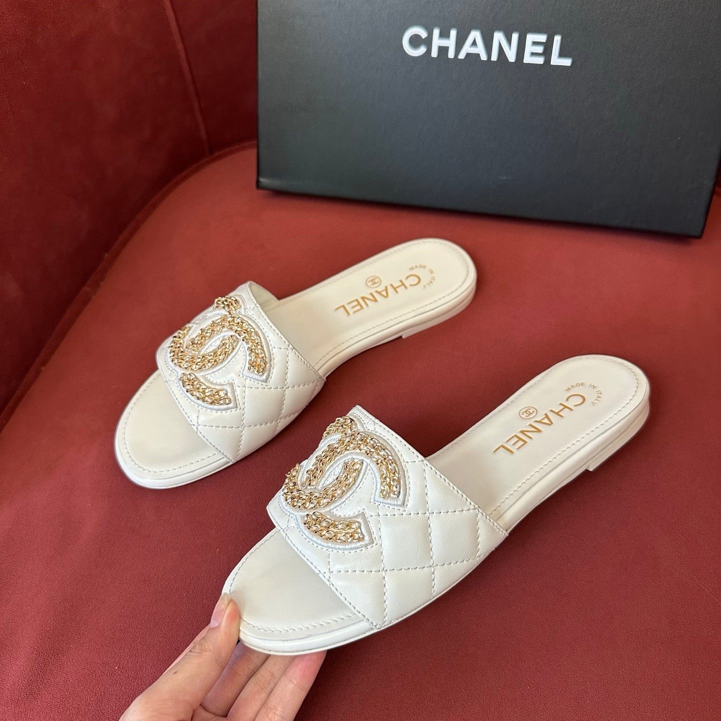 CC Women's Spring Summer Leather Logo Slippers Solid Color Woven Shoes Fashion Casual Trend Elegant Sandals #81417