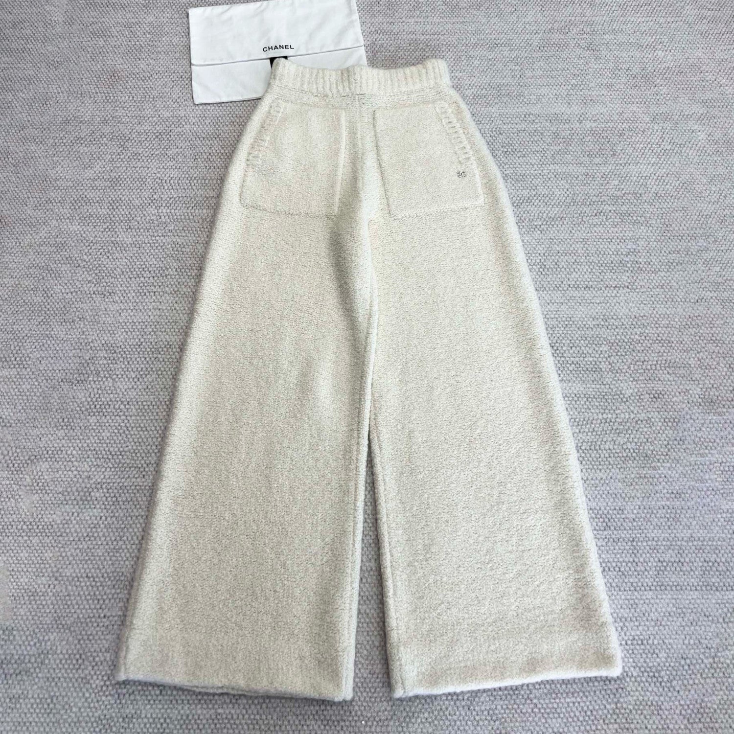 Women's Fall And Winter White Wool Single-breasted Knit Cardigan Fashionable And Elegant Straight Pants Suit Set Ngvp #1988