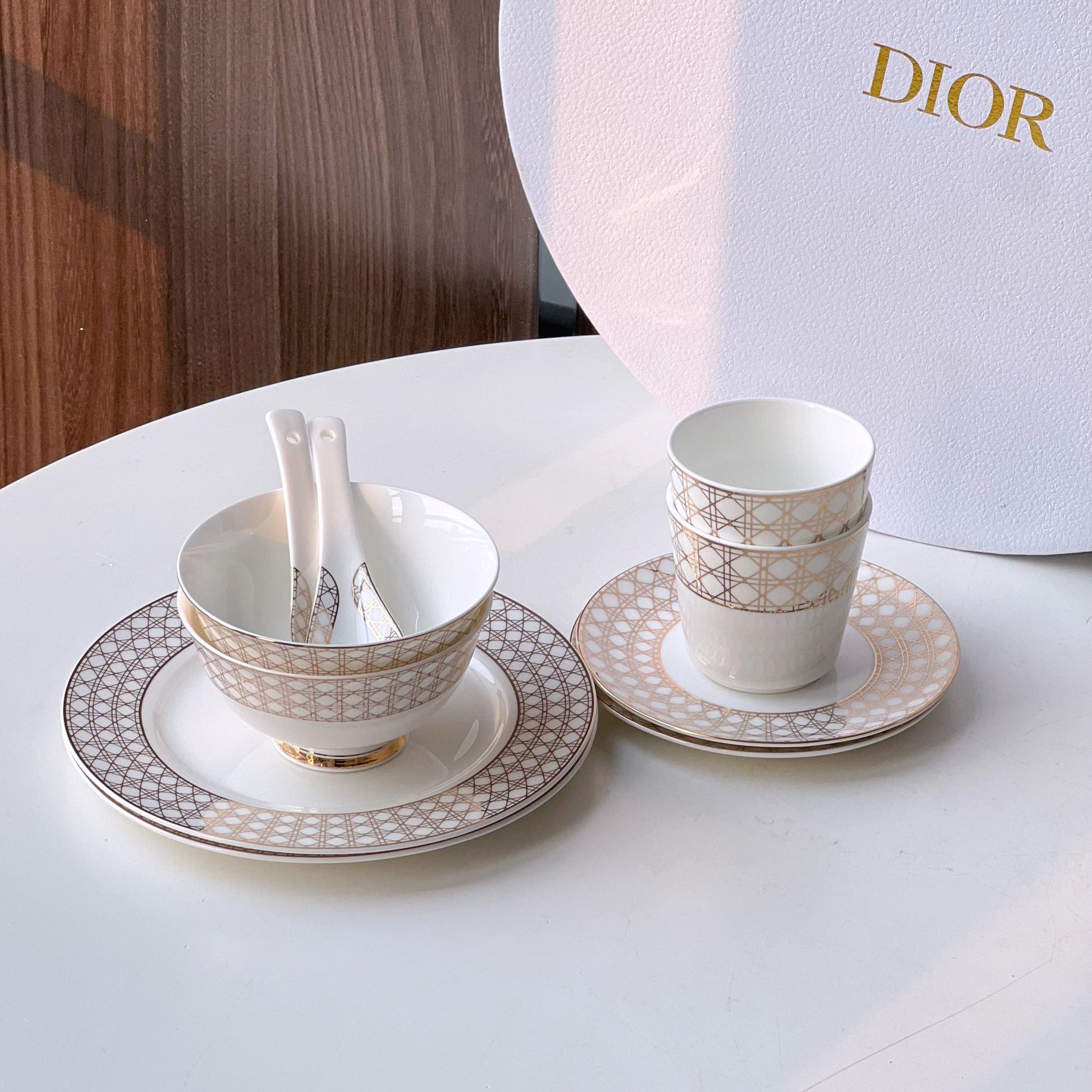 European Simple Gold Lattice Pattern Bone China Tableware 10-piece Set Configuration: Flat Plate + Bone Plate + Rice Bowl + Soup Spoon + Cup [each 2 Pieces] With Gift Box Package #73147