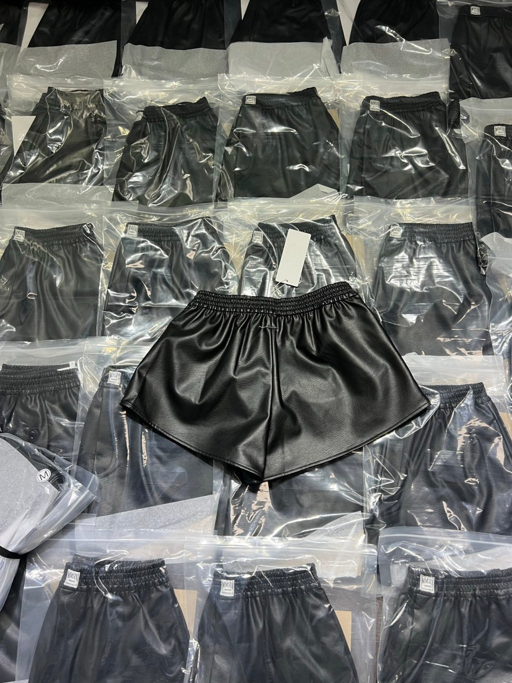 Marginal MM6 Women's Stretch Solid color Lychee texture Faux leather Shorts #194223