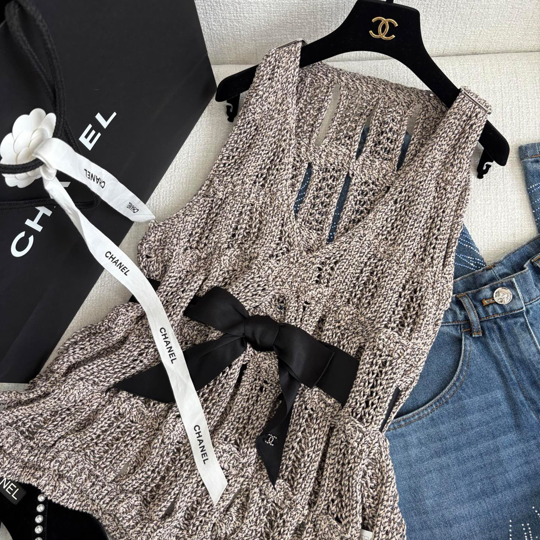 Women's Spring Summer Wispy Crochet Vest Knitted Top V-neck Sleeveless Vest T-shirt Ngvp #1597