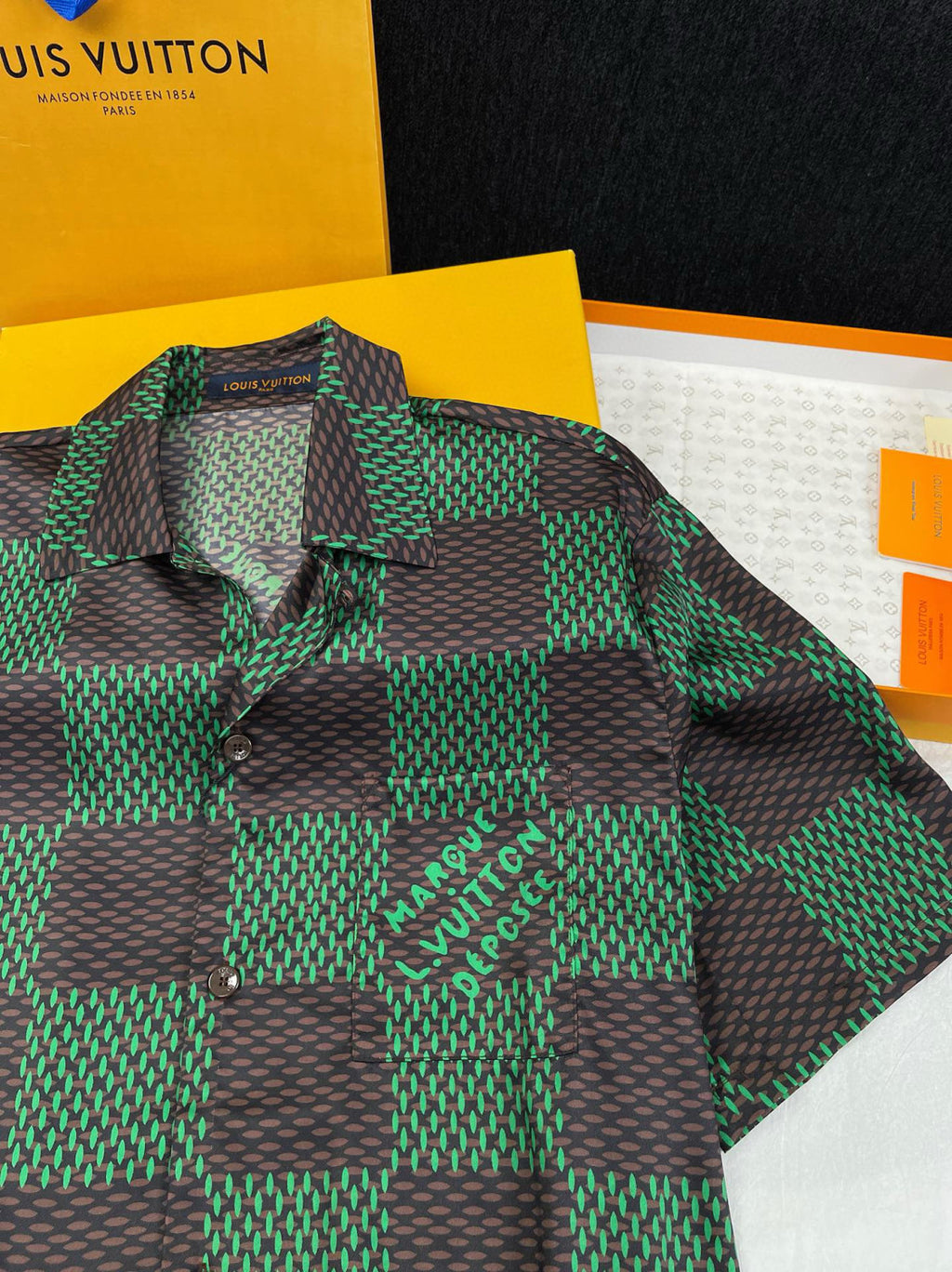 Men's Summer Green Checkerboard Logo Pattern Single Breasted Loose Short Sleeved Shirt High Waisted Elastic Leisure Shorts Pants Sei Suit #98616