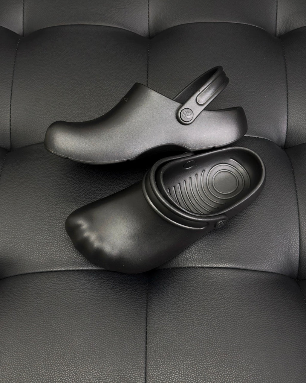 B X Crocs Men's And Women's Solid Color Summer Round-toe Slip-on Shoes #77889