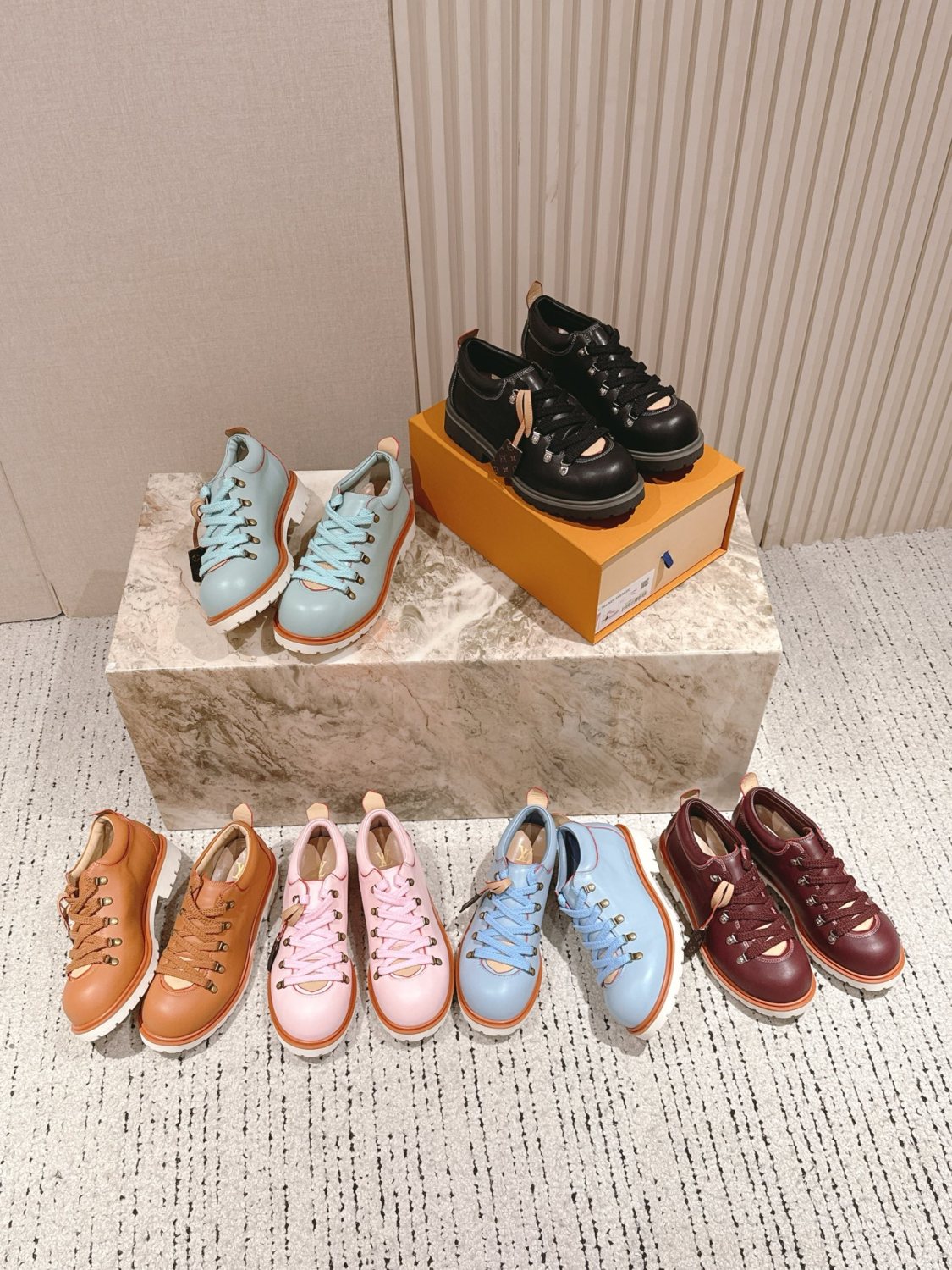 LV Remix Men's and Women's Summer Solid Color Cowhide Round Toe Lace-up Thick Sole Casual Shoes #77841