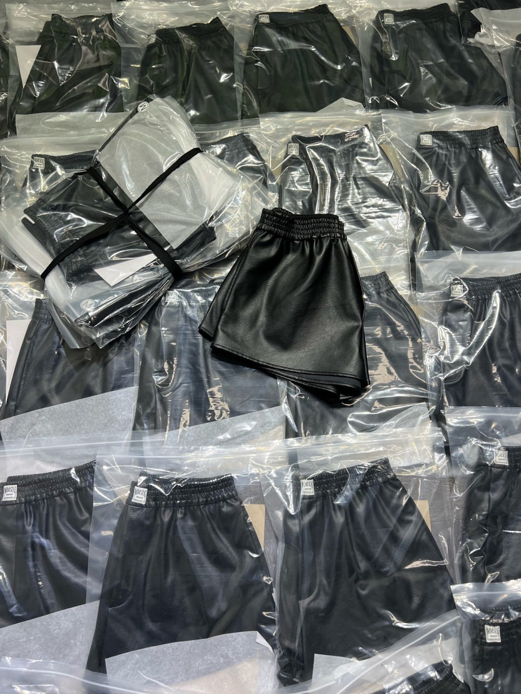 Marginal MM6 Women's Stretch Solid color Lychee texture Faux leather Shorts #194223