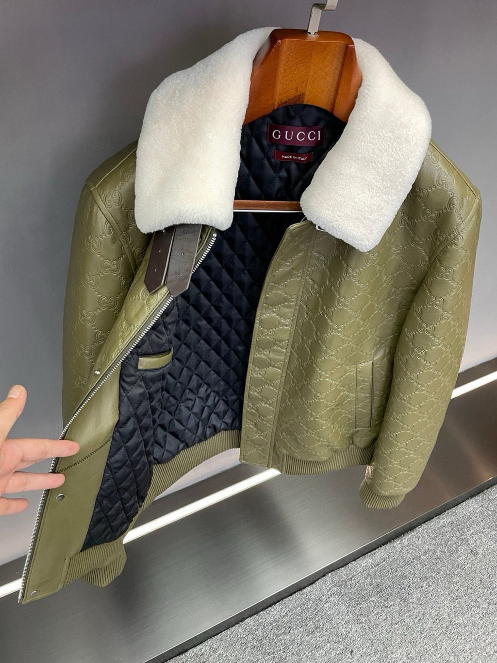 2025 FallWinter New Men's White Lambswool Collar Green Sheepskin Logo Embossed Fashion Jacket #83128A