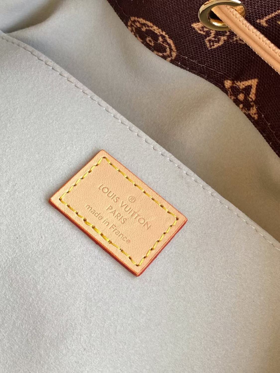 2025 Early Spring Collection Women's Classic No¨¦ Handbag M28103 Trunk Collection Monogram Reverse Canvas Handbag Shoulder Bag Bags #82543A