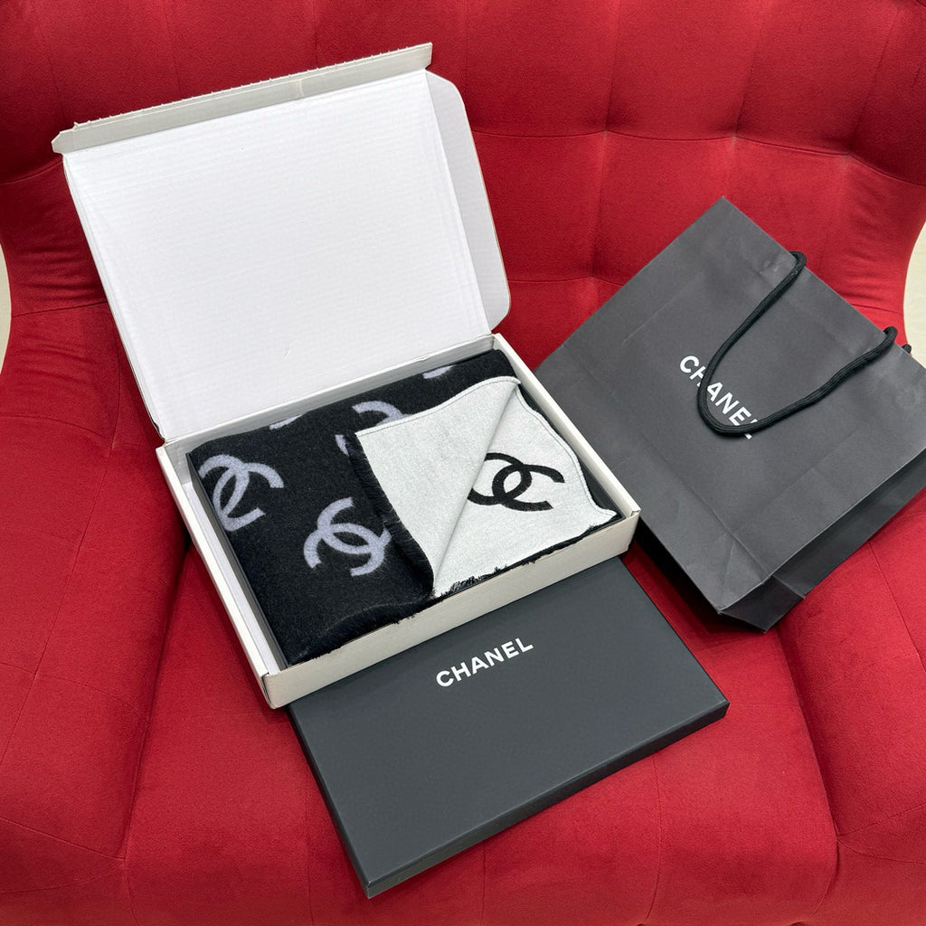 25B all-over logo print 95% Merino wool 5% Mulberry silk Double-sided large shawl Scarf Accessories #82514A