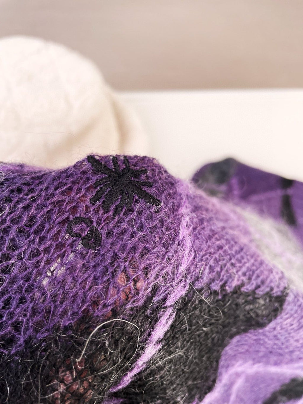 Women's Spring & Autumn Mohair Colorblocking Embroidery Round Neck Long Sleeve Fitted Knitted Sweater Ngvp 9752