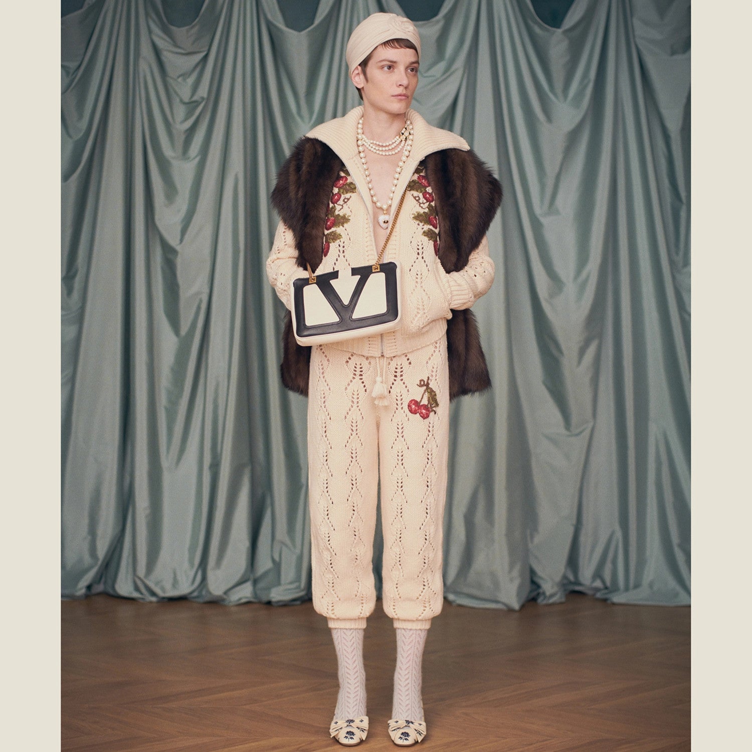 Women's Spring Cherry Embroidery Wool Knitted Jacket Skeleton Zip Knit Fashion Elegant Cute Lapel Sweater Cardigan Ngvp #9914