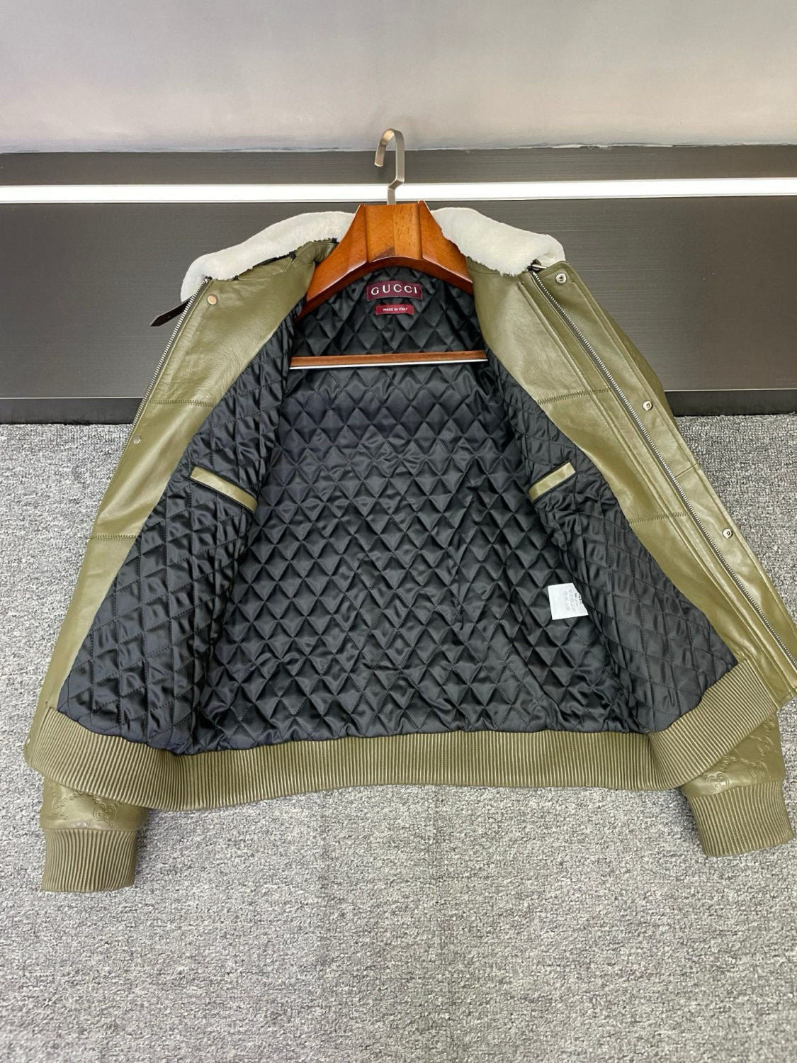 2025 FallWinter New Men's White Lambswool Collar Green Sheepskin Logo Embossed Fashion Jacket #83128A