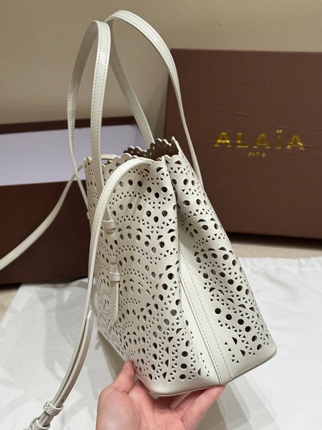 Alaia MINA 20 BAG IN VIENNE WAVE CALFSKIN Women's Solid Color Openwork Design Button Closure Wave Calfskin Shoulder Bag Handbag Bags #77381