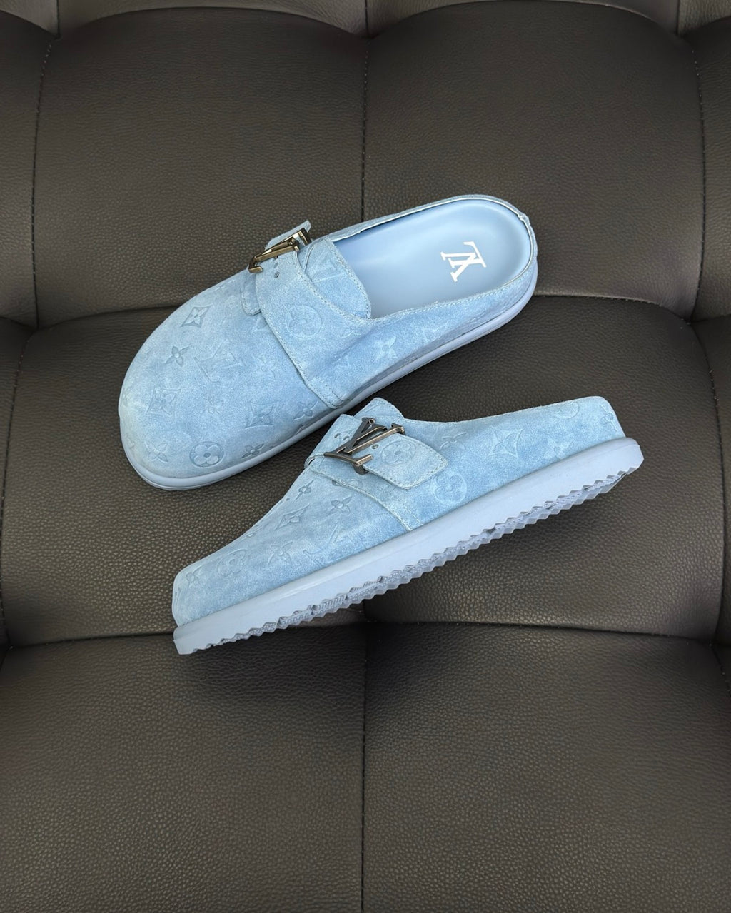 LV Easy Mule Men's And Women's Summer Solid Color Letter Print Suede Leather Birkenstock Shoes #77925