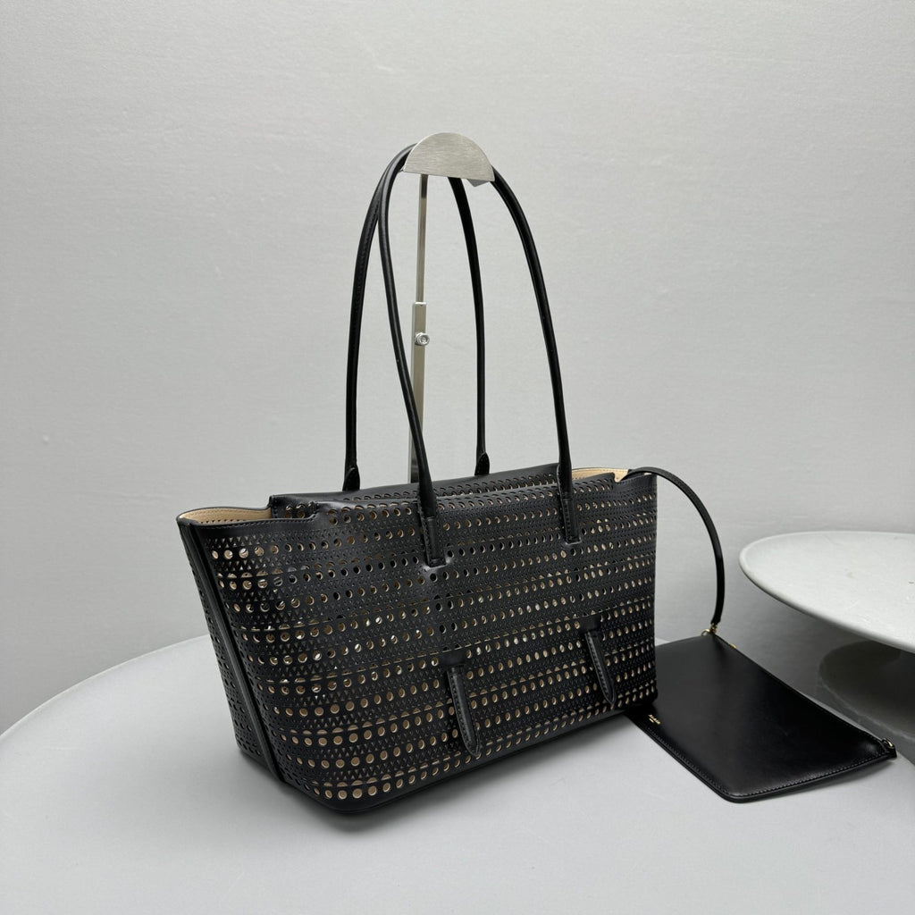 Alaia Mina Cutout Shoulder Bag Design Fashionable Women's Retro Solid Color Casual Temperament Vienne Cutout Carved Pattern  Bag Bags #81633