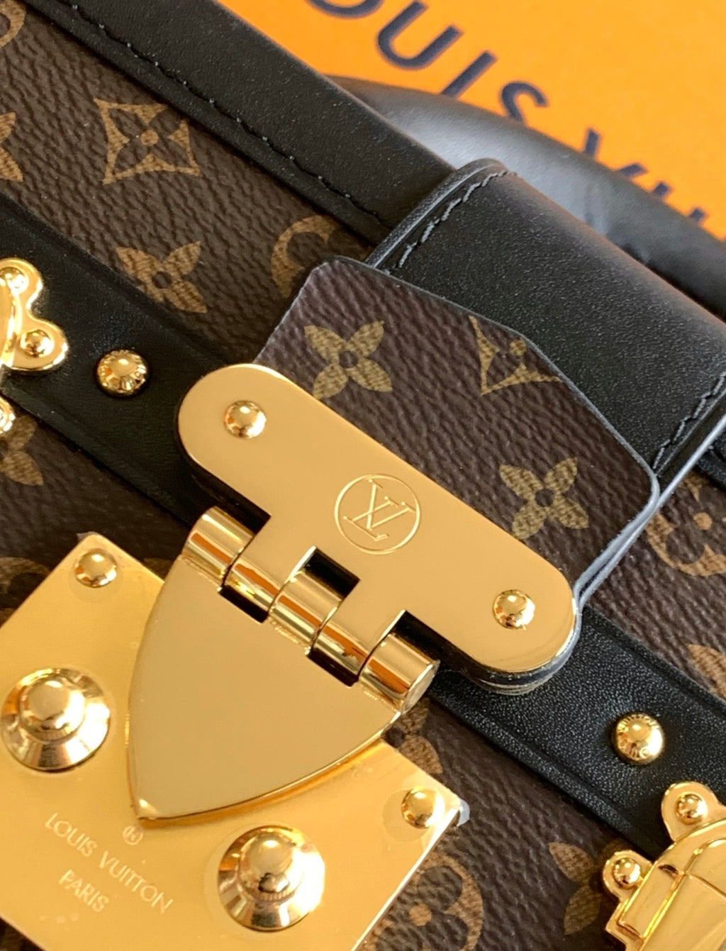 PETITE MALLE Women's Brown Letter Print Removable Adjustable Simple Magnetic Clasp Canvas and Leather Trim Box Bag Handbag Shoulder Bags #77526