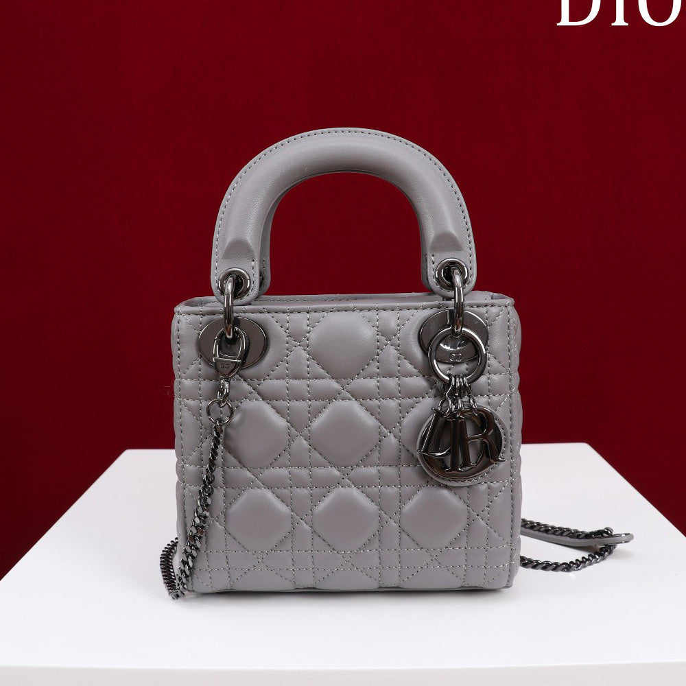 CD Lady Women's Solid Color Metal Pendant Removable Chain Shoulder Strap Wicker Pattern Sheepskin Leather Single Shoulder Crossbody Handbag Bag Bags #77461