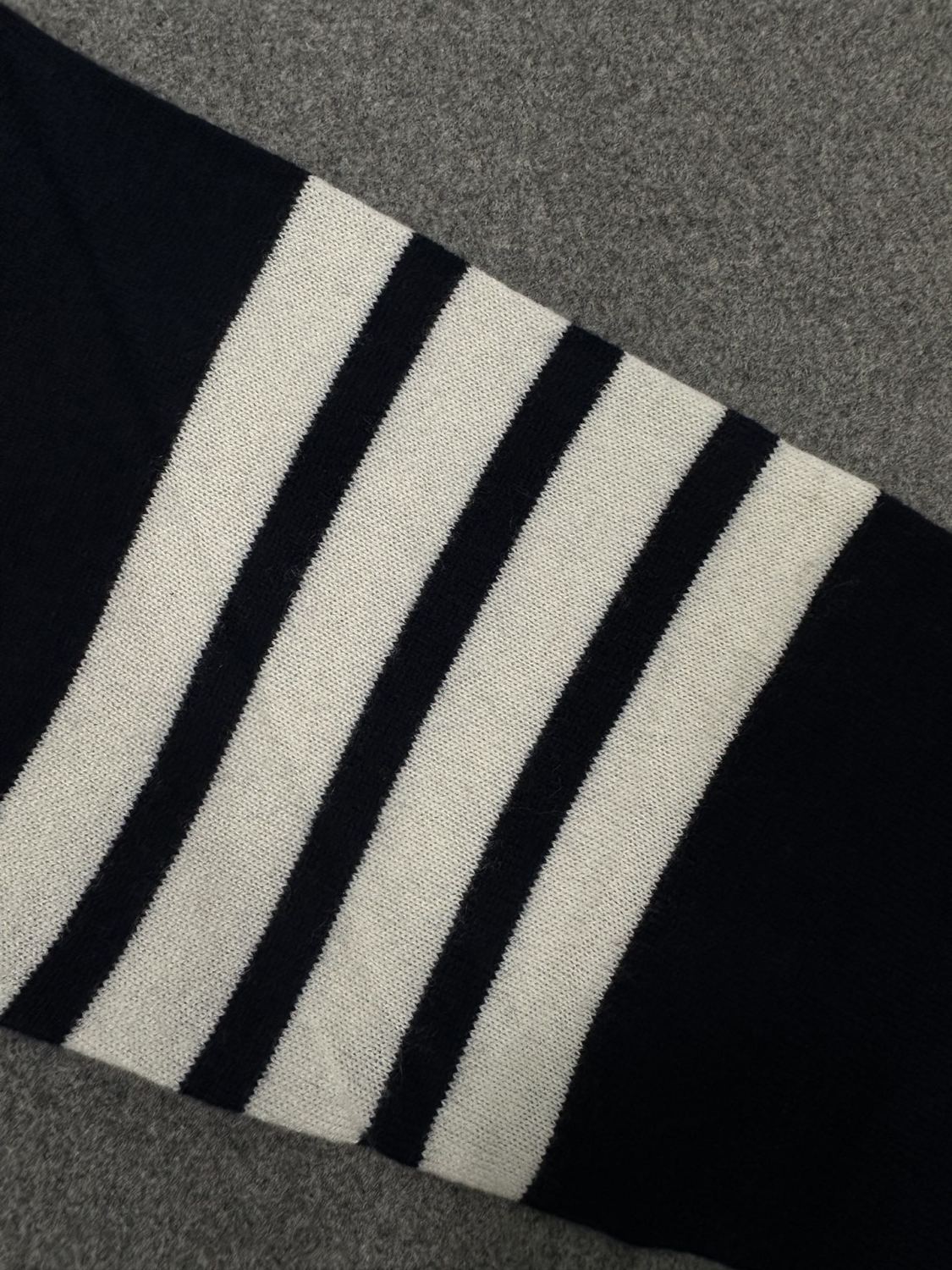 TB  Men's Spring & Autumn Striped Solid Color V-Neck Cashmere Fitted Long Sleeve Knit Cardigan Ngvp #1945